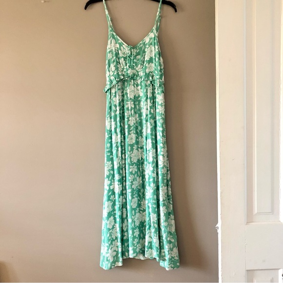 Billabong Rebel Heart Ruffle Detail Dress in Green and White Print. Size Large - Picture 11 of 16